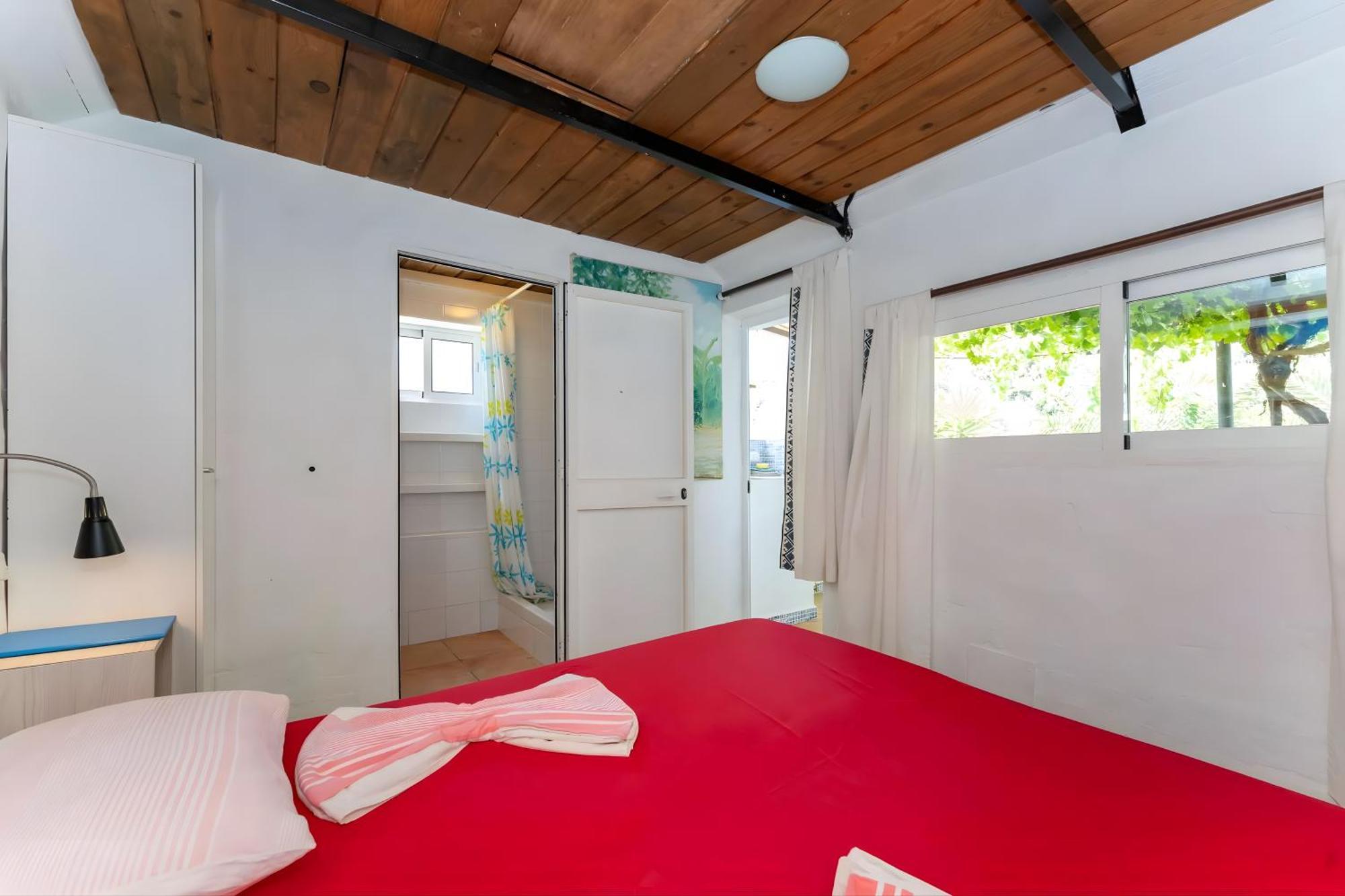 Tiny House 12M2 In Holiday Park With 55 M2 Pool Толокс Екстериор снимка
